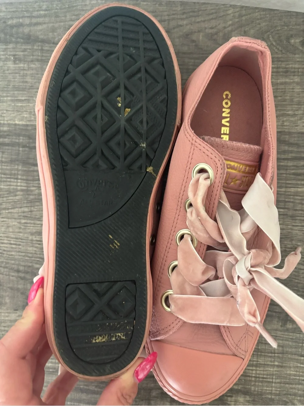 Converse low top